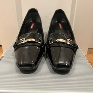 Prada Women's Glossy Black dress shoes with Buckle Detail size 36.5